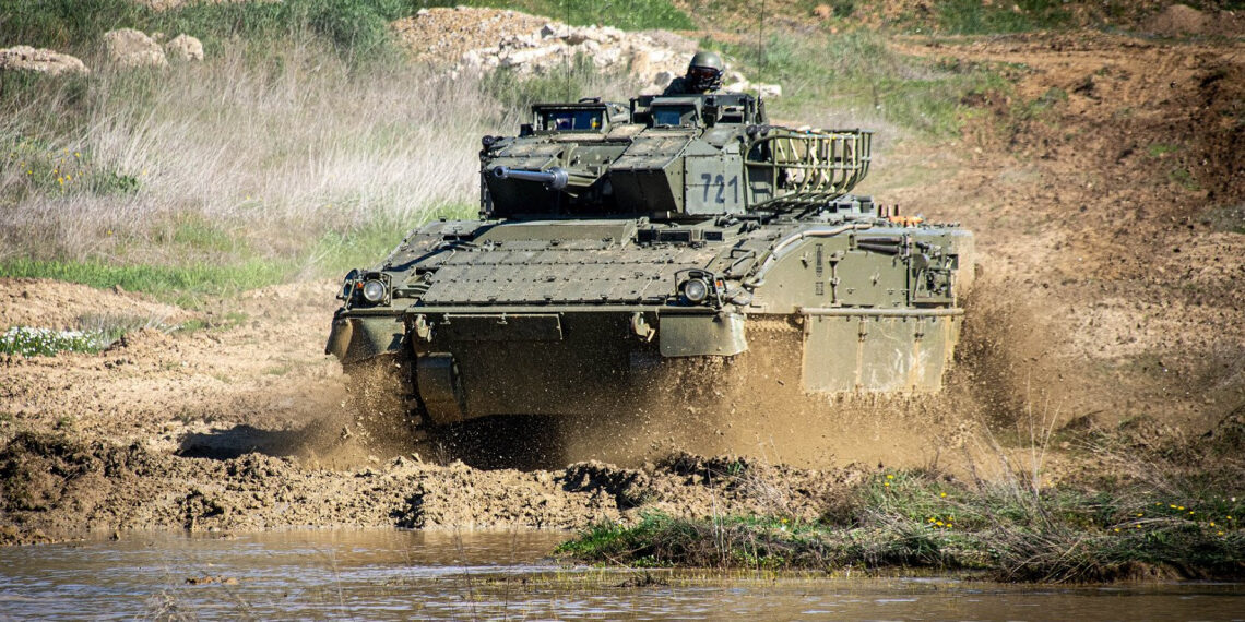 «Ejército de Tierra adquiere repuestos para vehículos Pizarro 18 meses después de la licitación.»