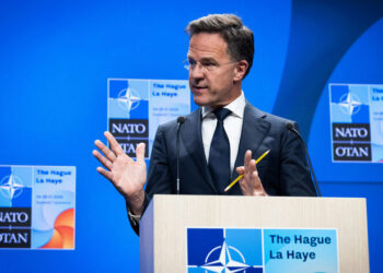 Rutte aclara a Sánchez que España debe destinar el 3,5 % del PIB a gasto militar.