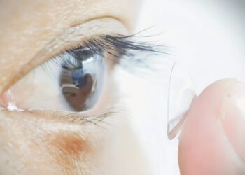 Descubre las innovadoras lentes de contacto que mejoran la visión en situaciones extremas, ¡incluso con los ojos cerrados!