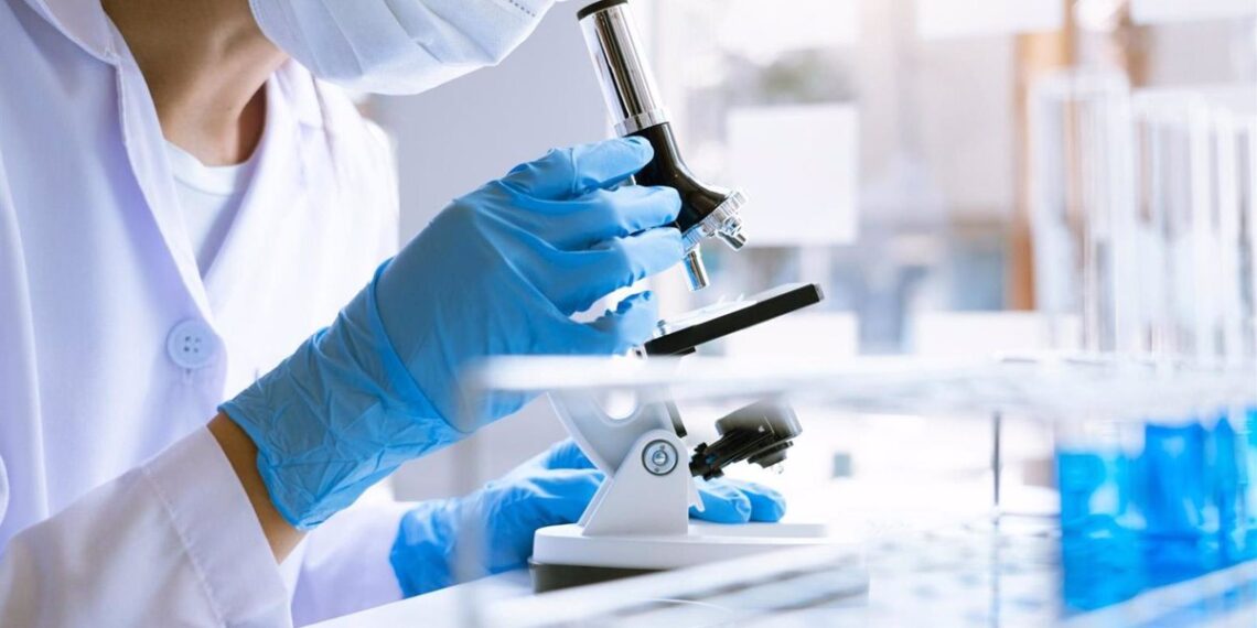 123 millones se destinan a 900 investigadores para sus tesis en universidades públicas.