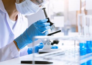 123 millones se destinan a 900 investigadores para sus tesis en universidades públicas.