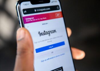 Existe la posibilidad de activar un juego secreto en las conversaciones en línea.