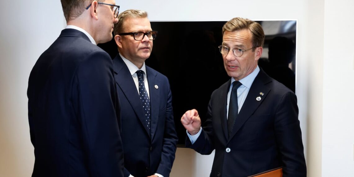 «Nórdicos y bálticos impulsan rearme europeo ante la amenaza de Putin.»