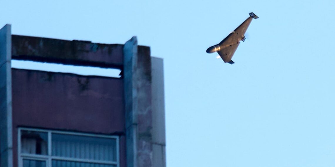 «Dron Shahed atemoriza a Ucrania con su incesante zumbido.»