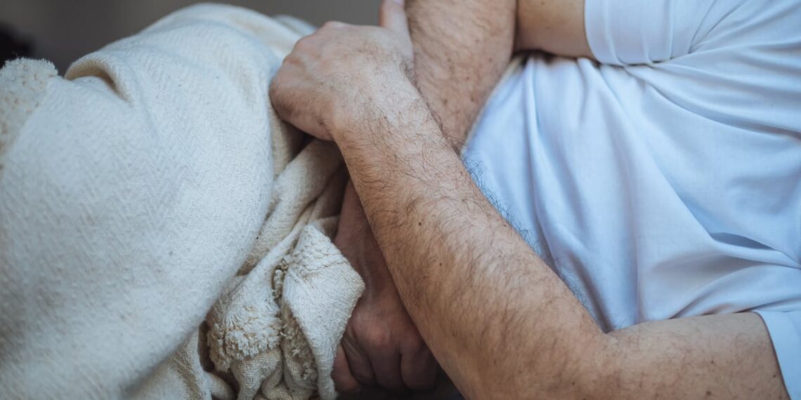 «Estudio revela vínculo entre trastornos digestivos y enfermedades neurodegenerativas.»