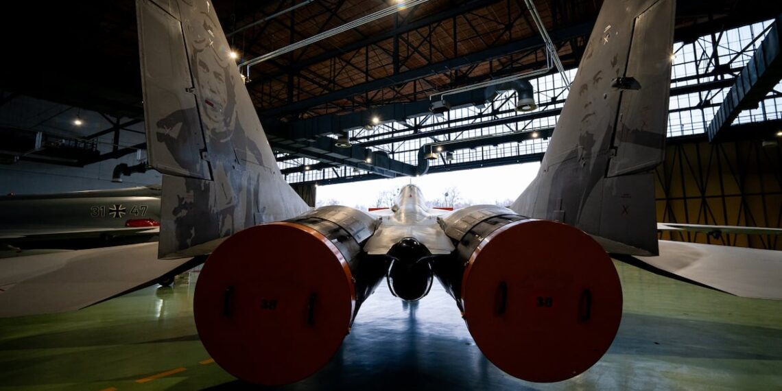 El futuro avión de combate europeo corre riesgo: Francia y Alemania compiten por liderar el proyecto en el que participa Indra.